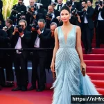 칸 영화제 주요 수상작 정리 - **Cannes Festival Glamour with a Modern Edge:**
    "A prestigious film festival red carpet scene in...